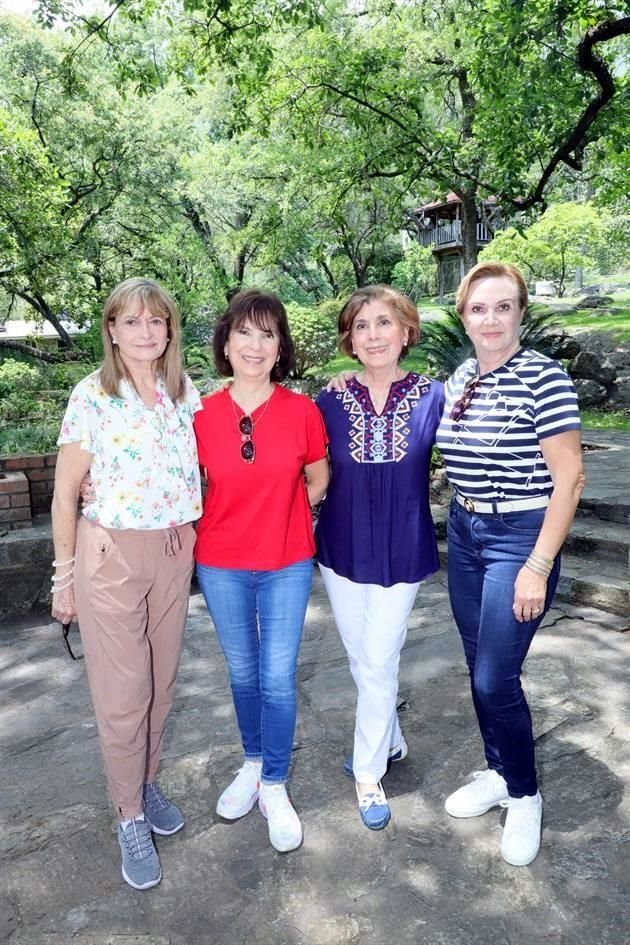 Montserrat Torres, Iliana Urdiales de Hongo, Argelia Ancira de Garza y Laura Solano de Miguel