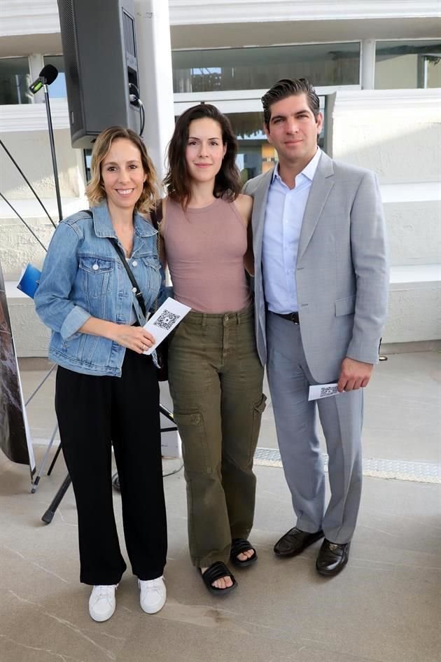 Adriana Sánchez, Ana Alanís y David Karren