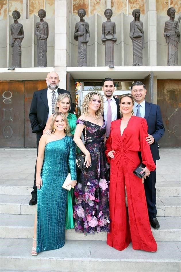 Alejandro Mariscal, Rafael Chávez, Arturo Lizárraga, Regina Chávez, Fabiola Covarrubias, Alejandra Pérez Barros y Lucy Lizárraga