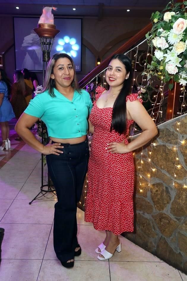Carminia Torres y Mayra Hernández