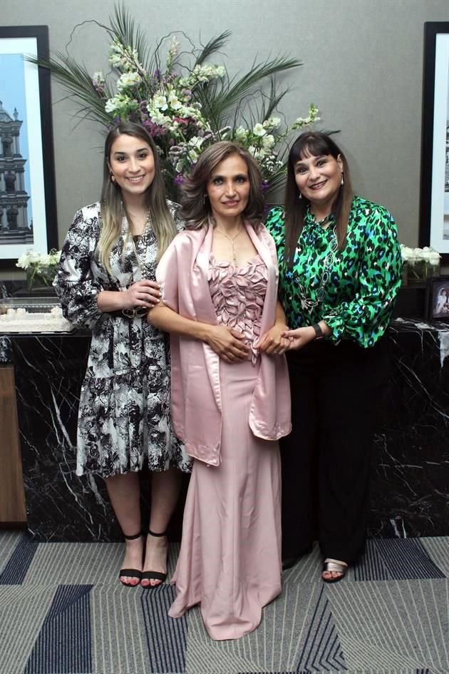 Liliana Juárez, Silvia González García y Liliana González