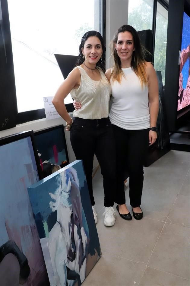 Paola Torres y Carolina Garza