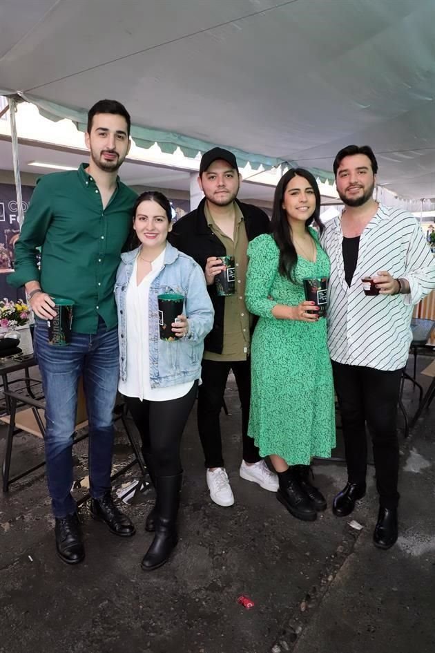 Érick González, Alessandra Guajardo, Alex Cortez, Sofía Vantolrá y Jorge Salinas