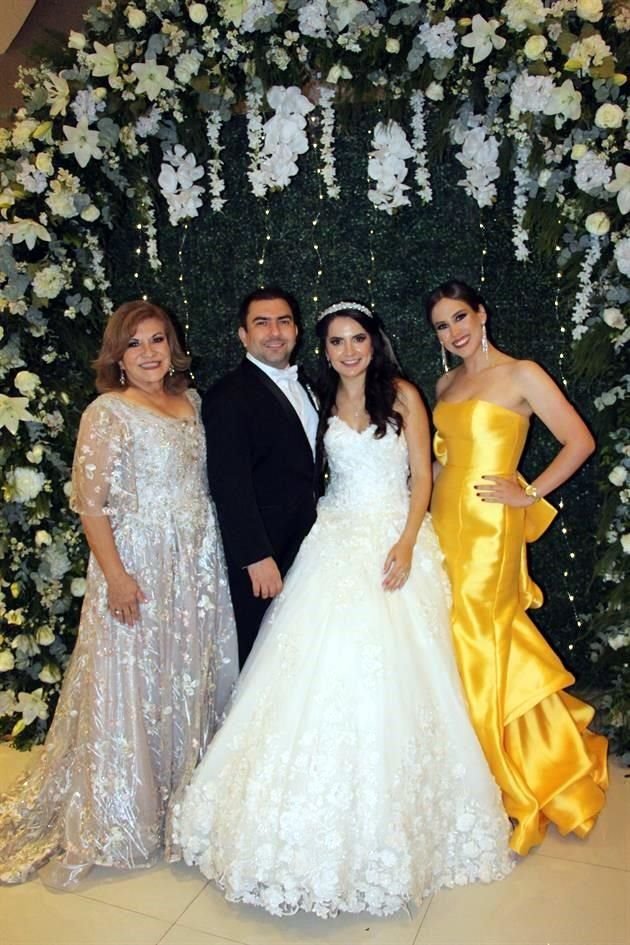 Aurora Irene Mata Ayala, Jorge Treviño Mata, Liz  Salazar Espronceda y Cinthia Treviño Mata