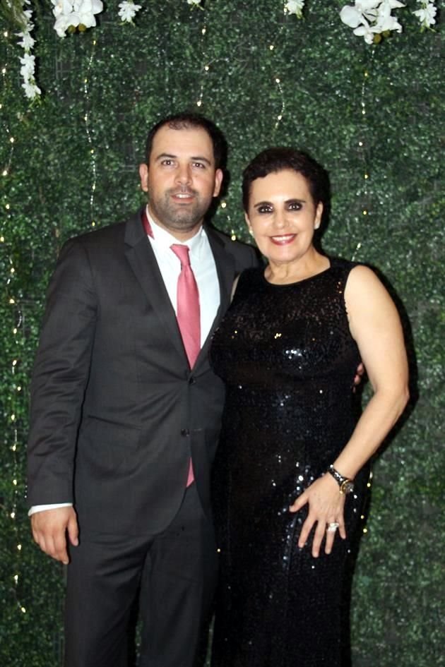 Eduardo Morales y Margarita Riojas