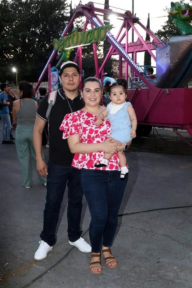 Alejandro Cruz, Andrea Villarreal y Lucía Fernanda Cruz