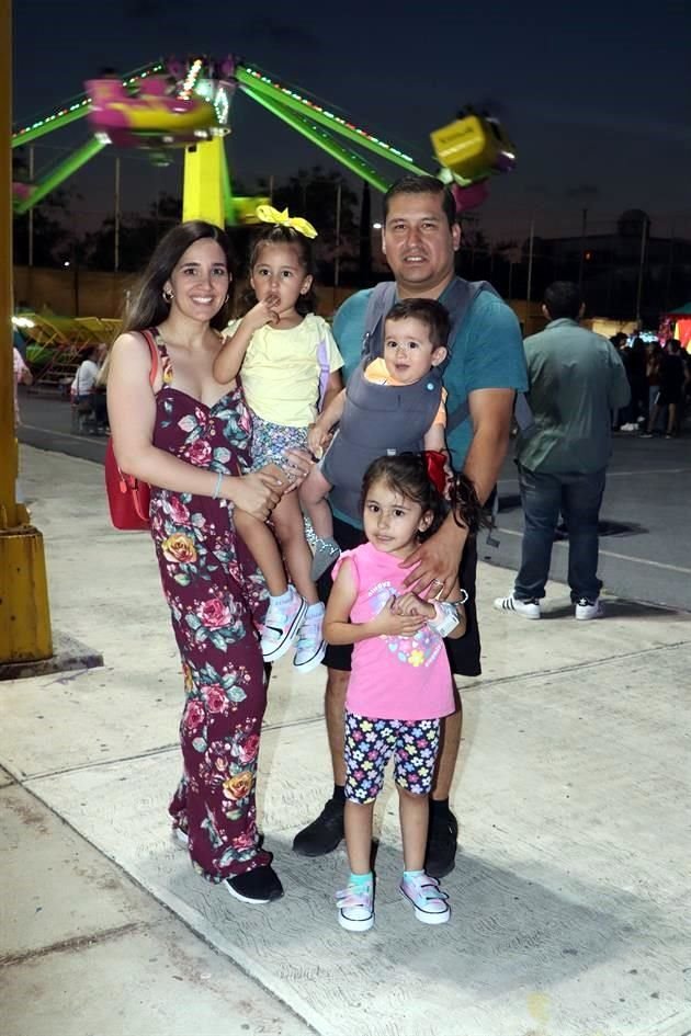 Fabiola Saldaña, Loretta Cepeda, Luis Marcelo Cepeda y Lucía Cepeda