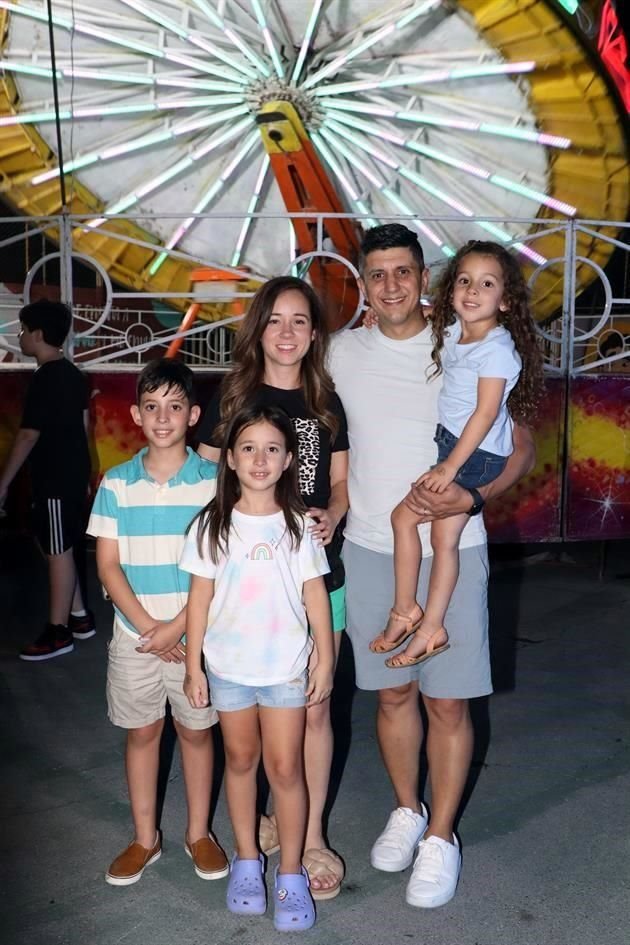 Mayra Villarreal de Zamora, Daniel Zamora, Emma Zamora, Daniel Zamora y Vanessa Zamora