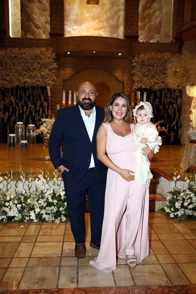 Manuel Tamez Miranda, Isabella Treviño Tamez y Brenda Martínez de Tamez
