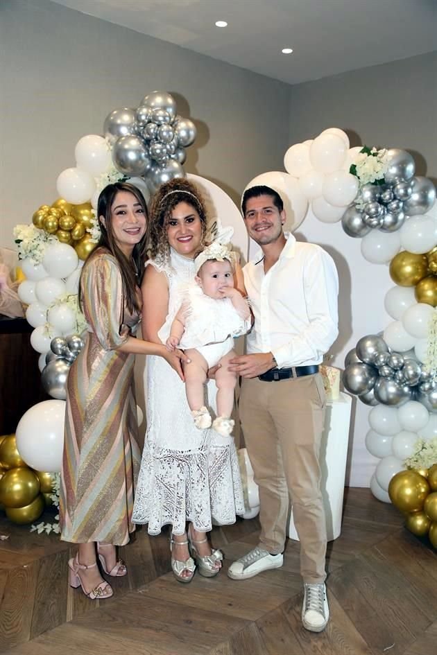 Marifer Sánchez, Maythee Tamez Miranda, Isabella Treviño Tamez y Roberto Arrambide