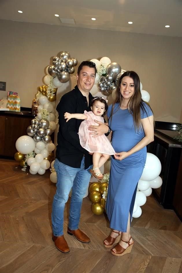 José Antonio Dávila, Ariana Dávila y Ericka Llanes