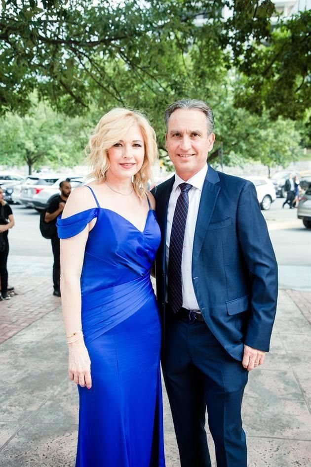 Esther Cantú de Rubio y Javier Rubio