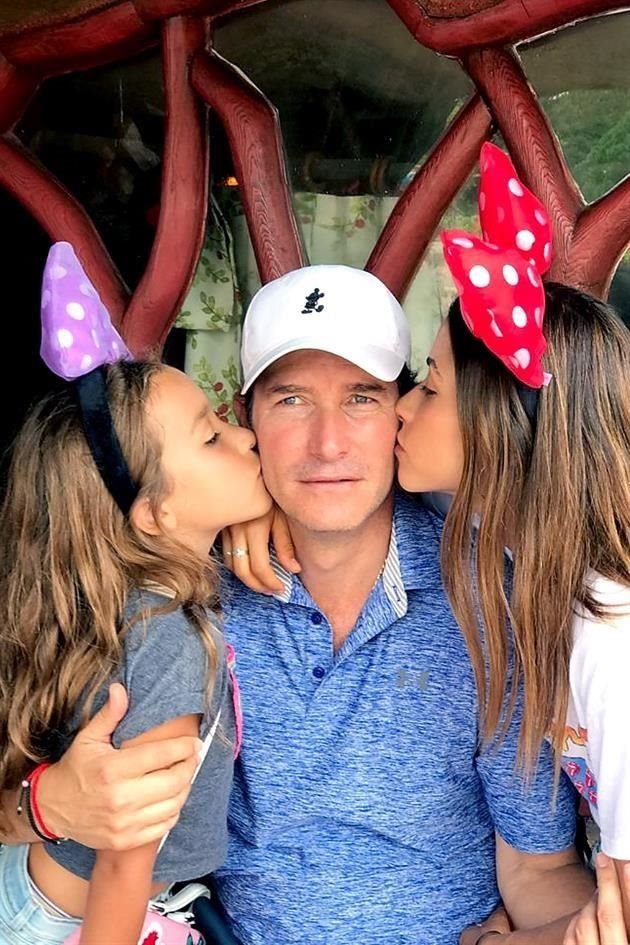 Timoteo González con sus hijas Valentina y Mariajosé Gonzalez Maldonado