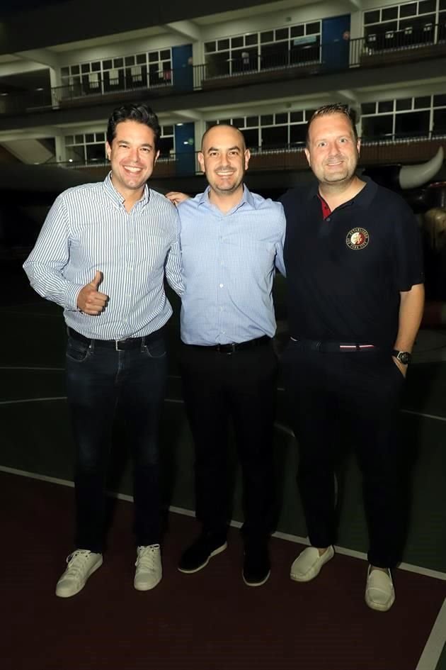 Arturo Martínez, Rogelio Garza y Jarear Bjelland