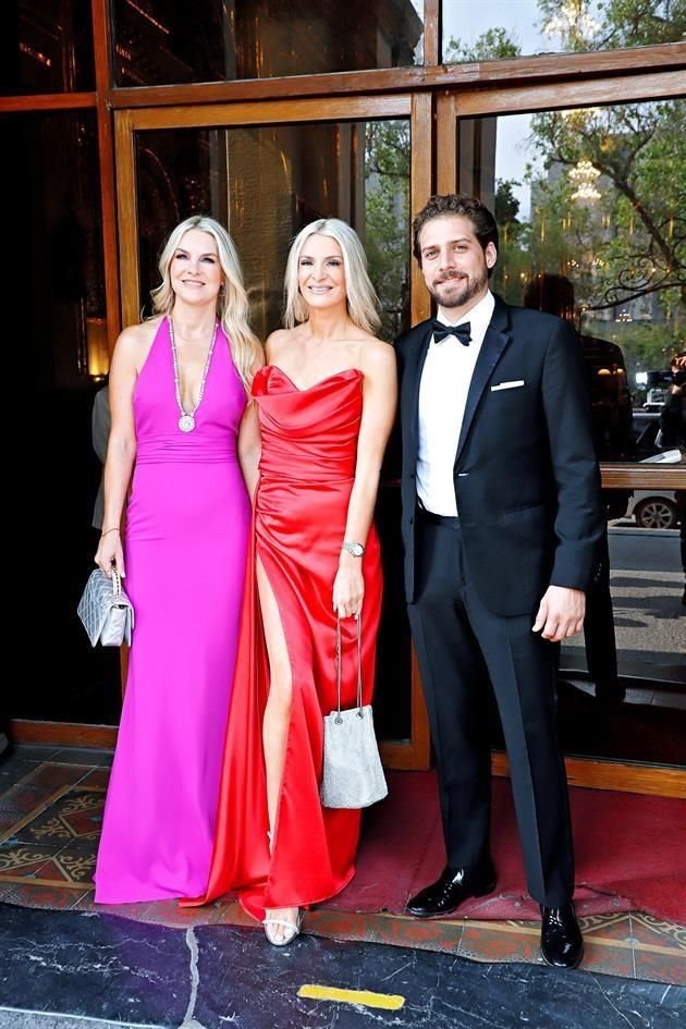 Rosario Guerra, Paulina Zorrilla y Carlos Vega