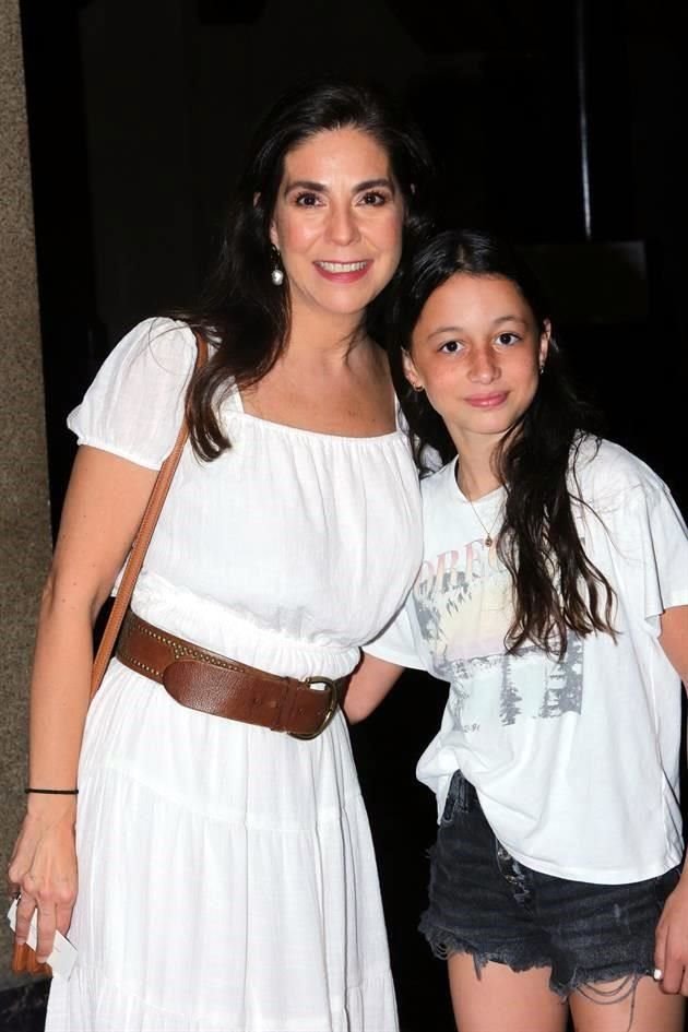 Paty Sandoval y Cristy Cabada