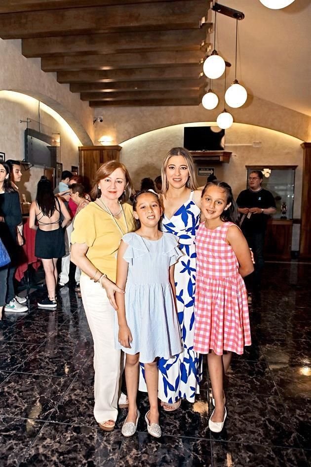 Laura Lozano, Anahí Sánchez, Laura de la Garza y Vanessa Sánchez