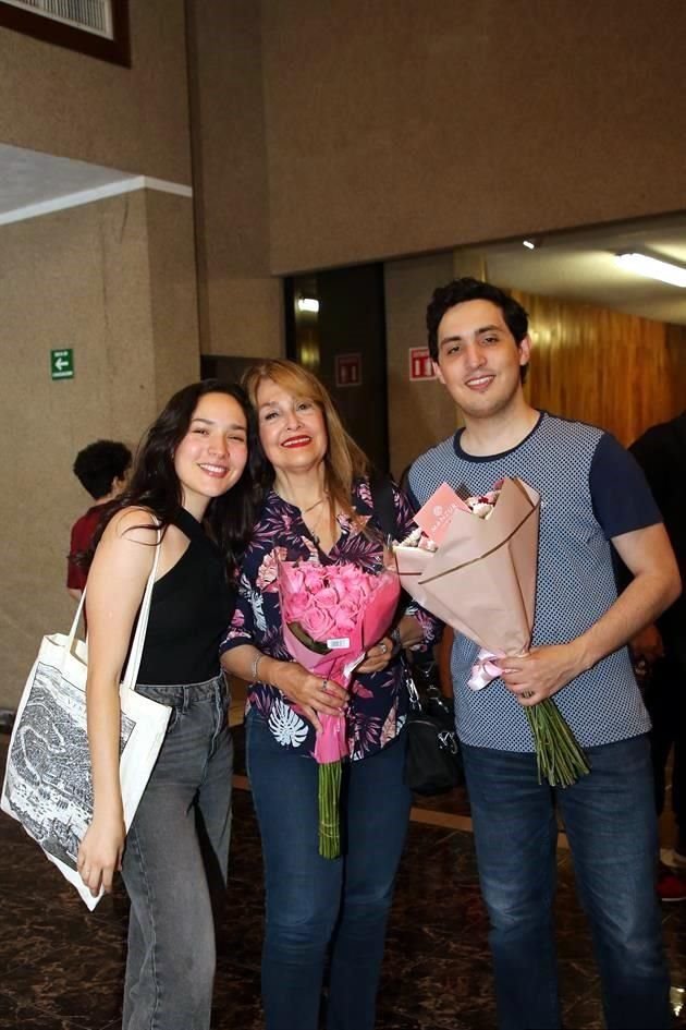 Valeria Neávez, Lulú Garza y Armando Neávez