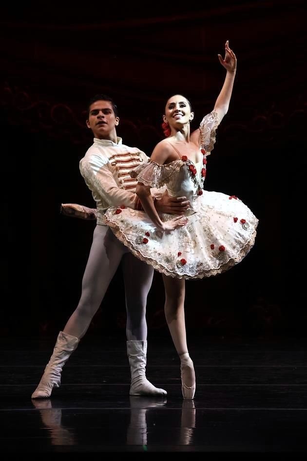 Gael Ventura y Laura Barbosa en 'Paquita'.