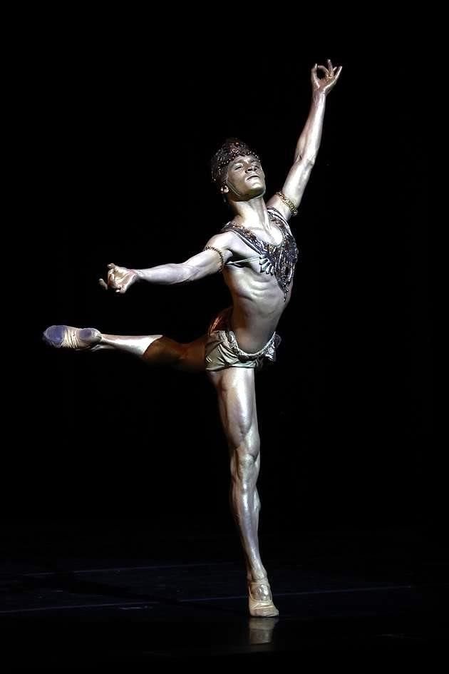 Joao Alves debutó con éxito con el Ídolo de Bronce de 'La Bayadera'.