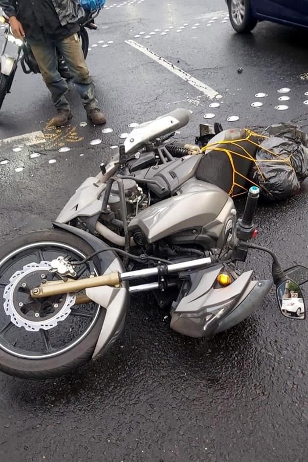 Un motociclista falleció la tarde de lunes tras derrapar en  en Constituyentes y Camino de los Toros, Alcaldía Miguel hidalgo.