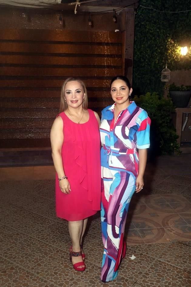 Myriam Torres de Beltrán y Jéssica Eufracio de Morales