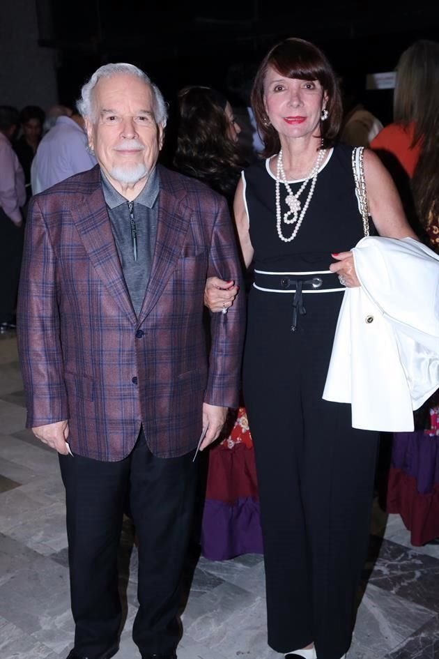 Gustavo de la Garza y Carmen Bortoni de De la Garza