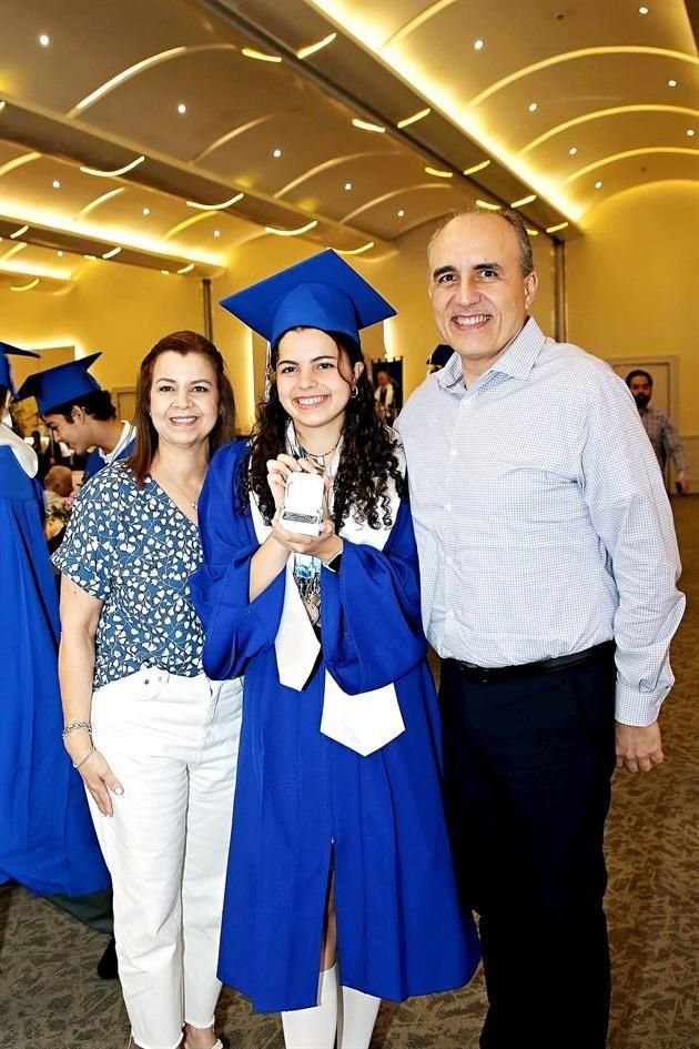 Claudia Cano de Sempere, Stephanie Sempere Cano y Javier Sempere