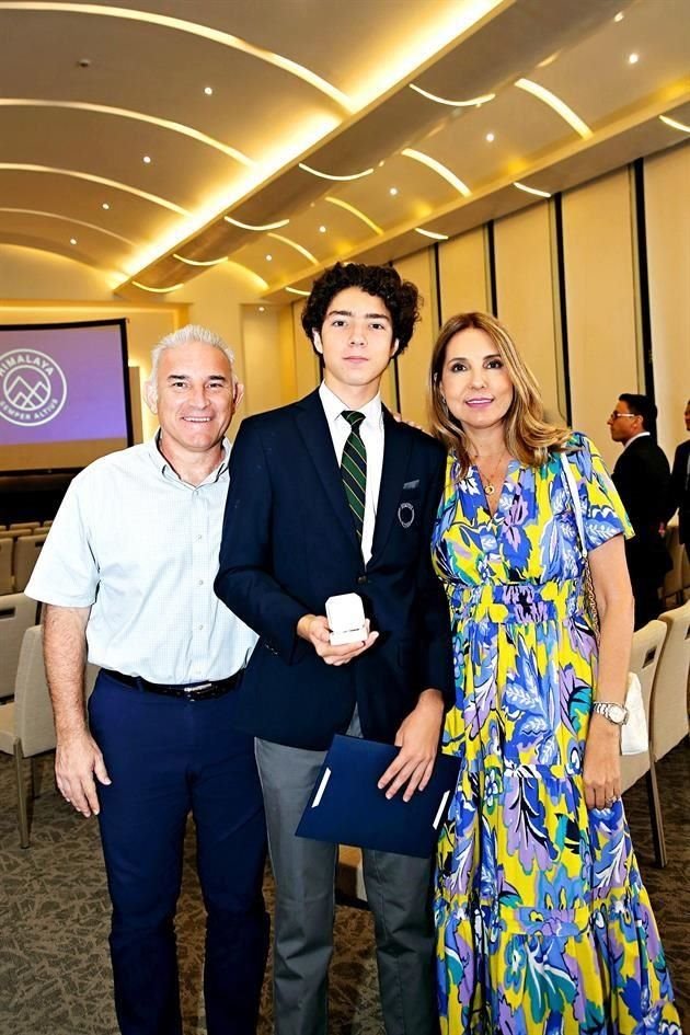 Gerardo Bueno, Andrés Bueno y Luz María Méndez de Bueno