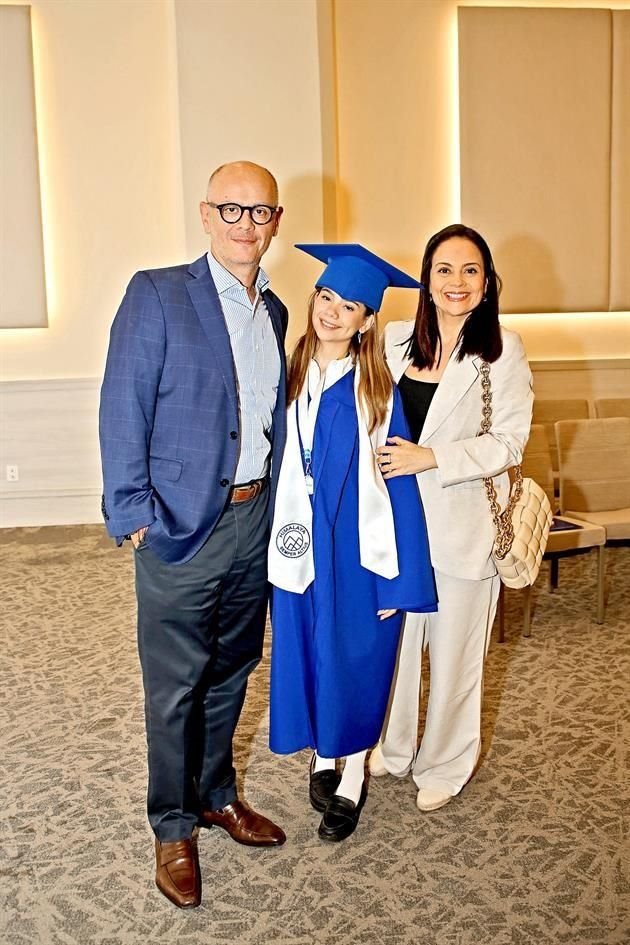 Alejandro Lasheras, Regina Lasheras y Paola de Lasheras