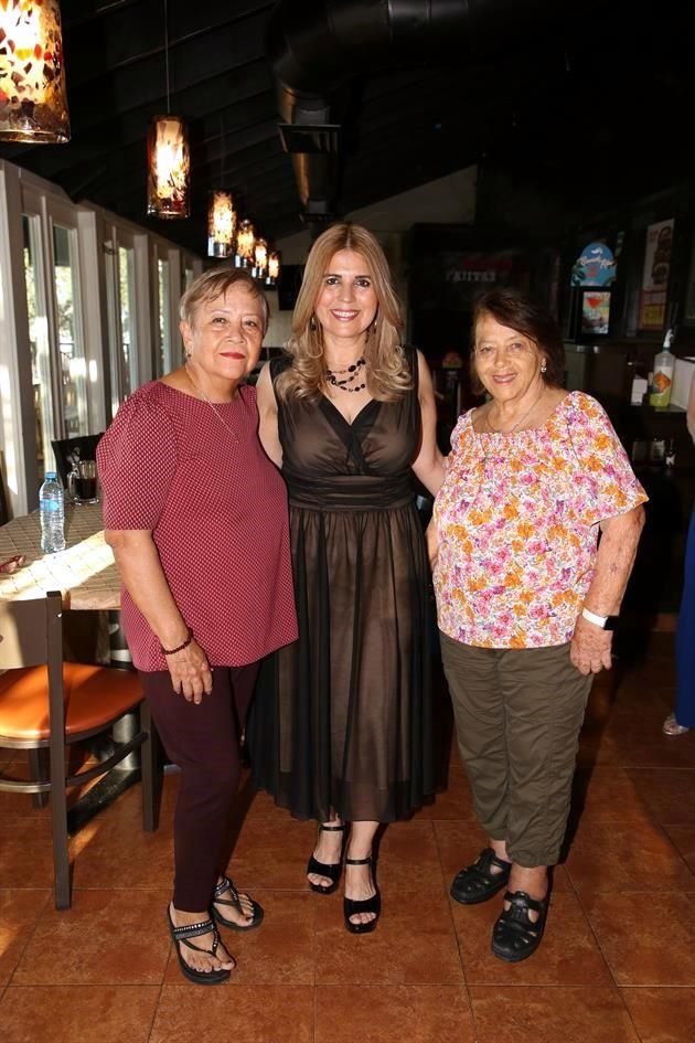 Consuelo Rojas, Lupita Puente y Mary Borrego