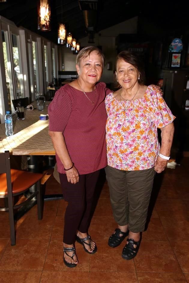 Consuelo Rojas y Mary Borrego