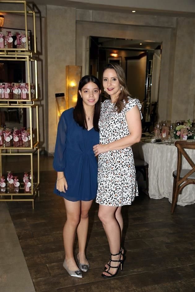 Sofía Nájera y Diana Caballero de Nájera