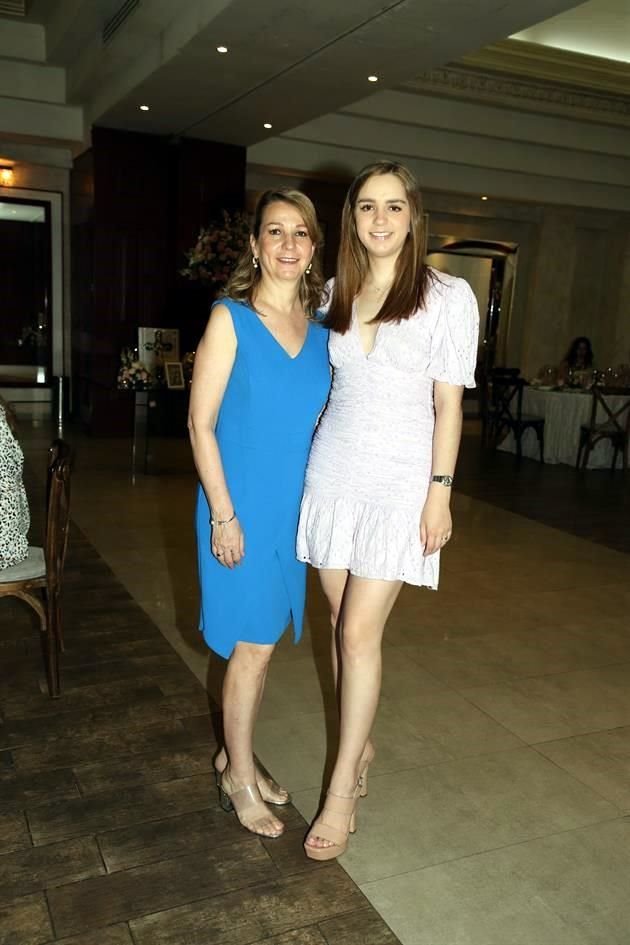 Verónica Flores de Carral y Lisa Carral