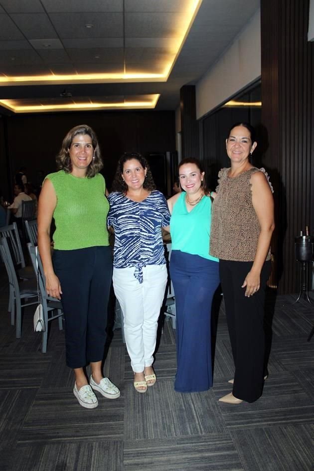 Carmen Barrenechea, Gaby Elizondo, Carolina López y Elena Molina