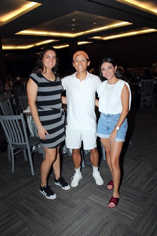 Gabriela Arreola, Daniel Barrera y Mariana Jaramillo