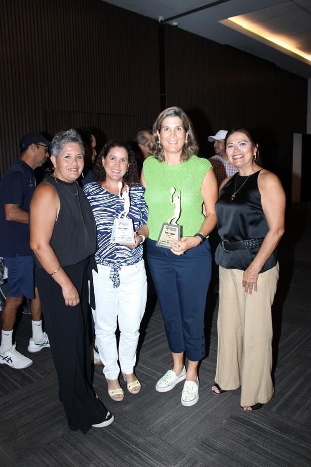 Gabriela Pérez, Gaby Elizondo, Carmen Barrenechea y Teresa Rodríguez