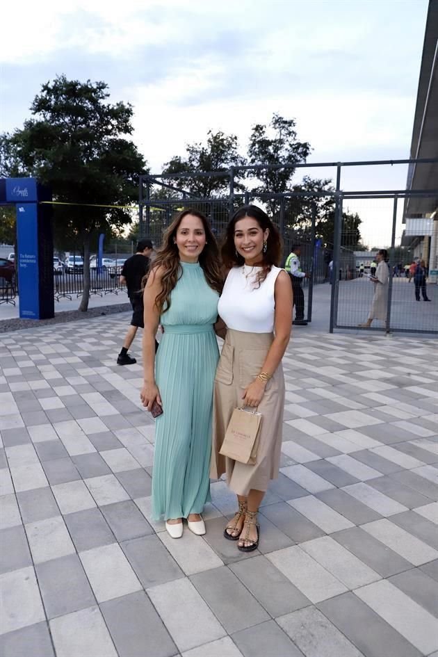 Claudia Depraect y Selena Quetu