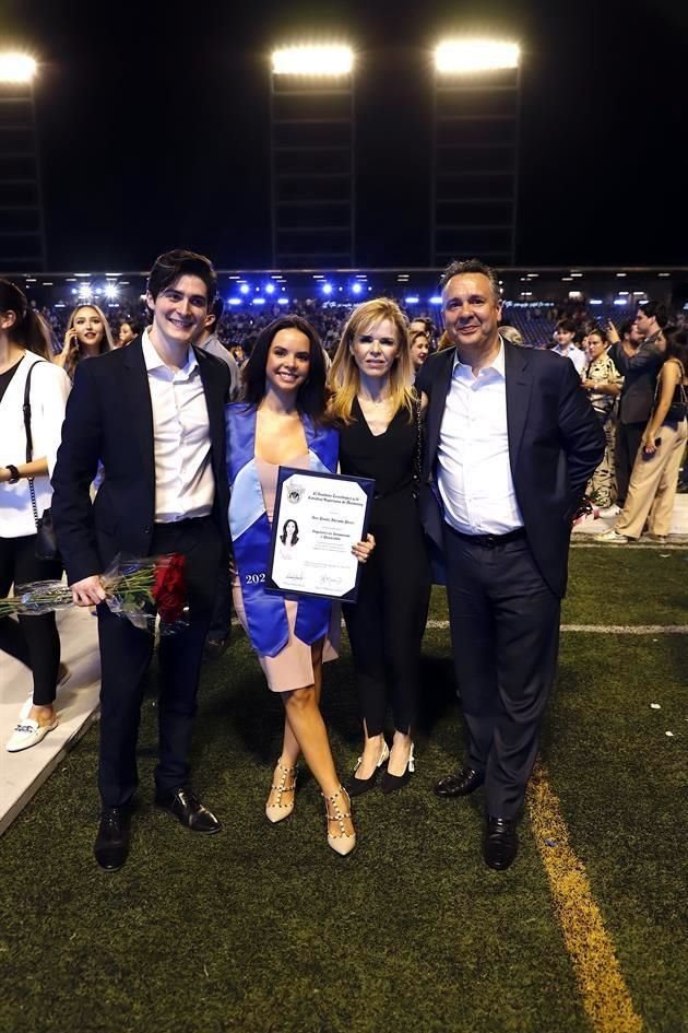 Patricio Familiar, Ana Pau Abramo, Sonia de Abramo y Miguel Ángel Abramo