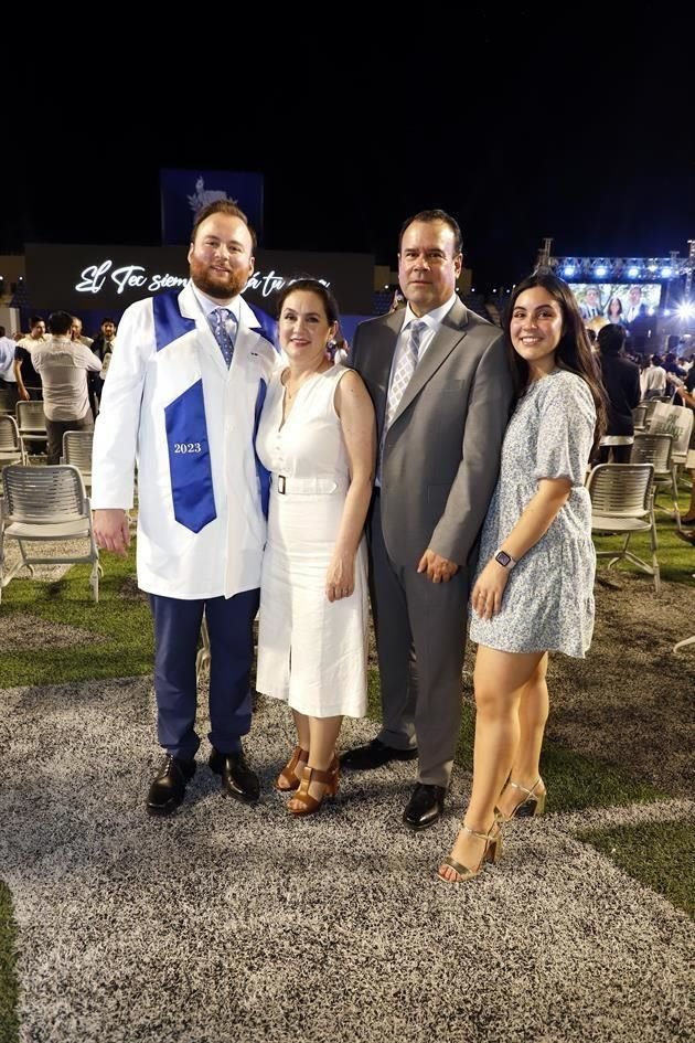 Marco Rentería Castro, Laura Castro, Marco Rentería y Diana Rentería