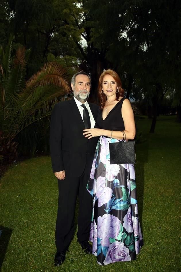 Ricardo del Hoyo y Martha Peña