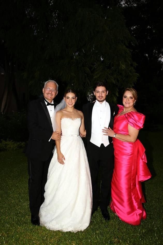 Jorge Rubén Garza González, Erika Garza Sánchez, Gerardo Solano Peña y Laura Elizabeth Sánchez de Garza