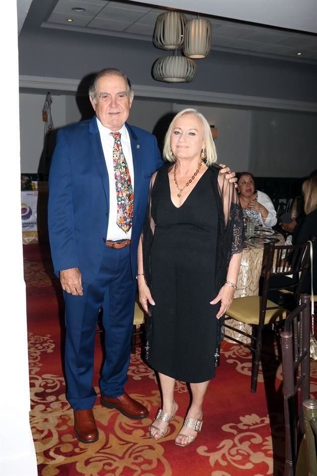 Jorge Emilio Garza y Elizabeth Moreno