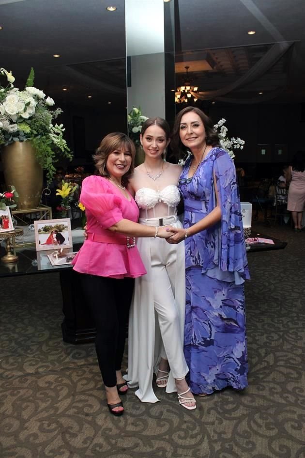 Marlen Ramos, Michelle González y Marcela Villarreal