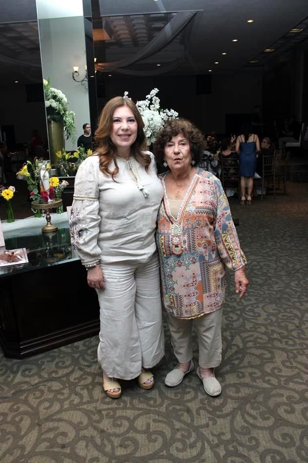 Gloria Ramos y Diana Ramos de Sánchez