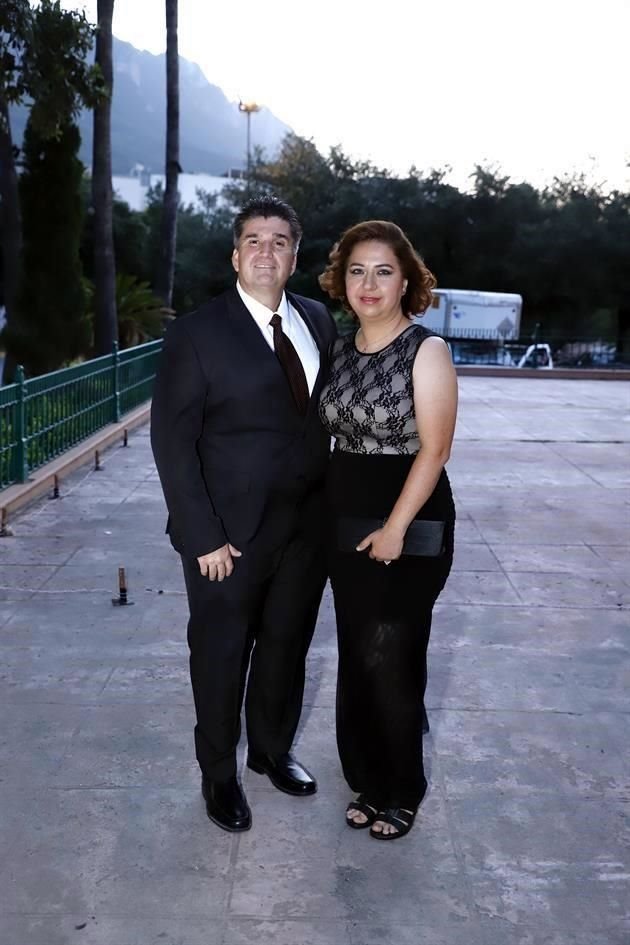 Carlos Cantú y Miriam Castillo