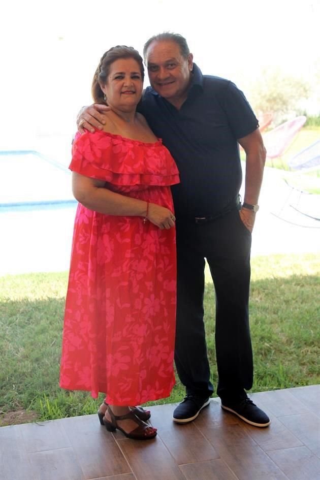 Alicia Villarreal de García y Arturo García