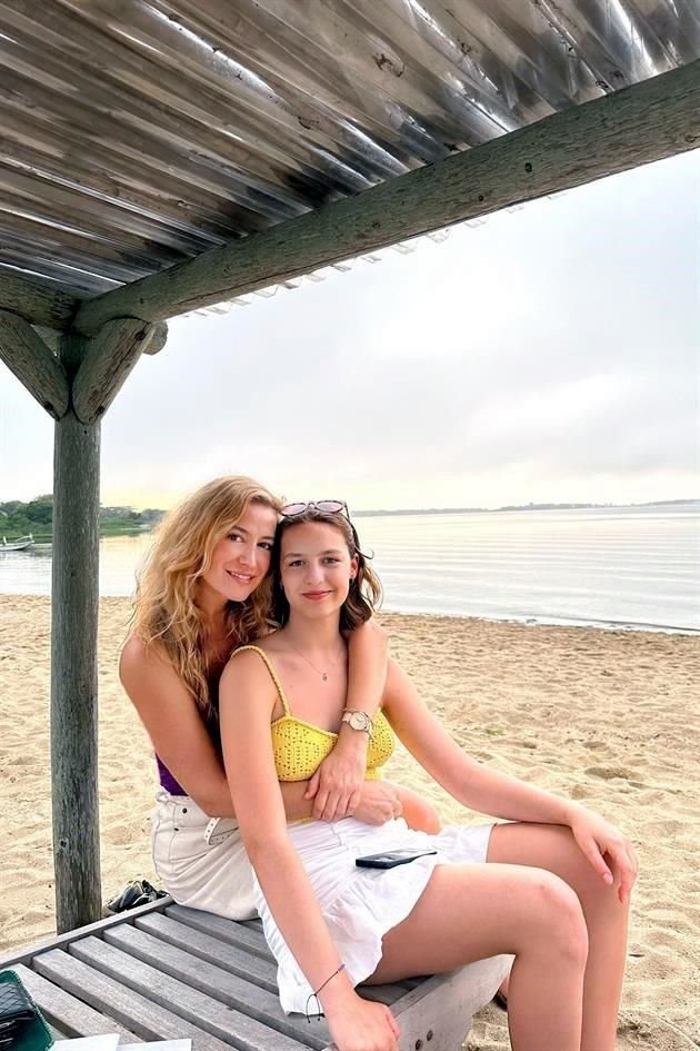 Cata Garza con su hija Valeria Santos Garza. LOS HAMPTONS, NUEVA YORK.