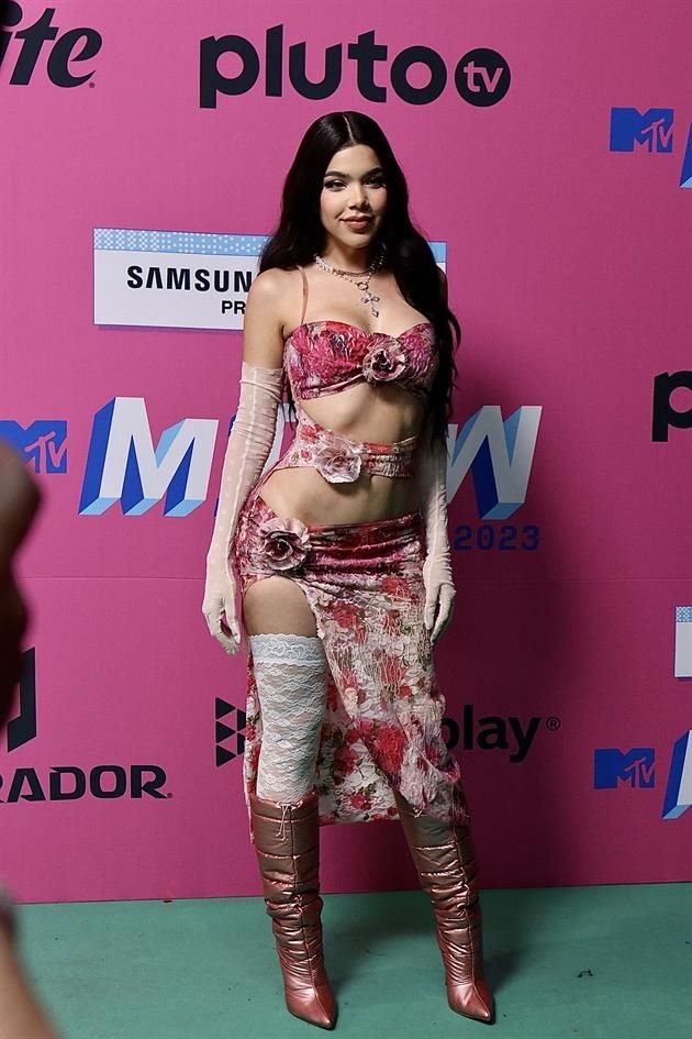 Kenia Os robó varias miradas de los asistentes a los MTV MIAW 2023.