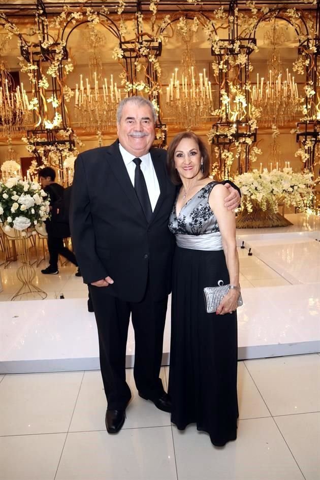 Raymundo Flores y Carmen Elizondo de Flores